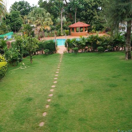 Hotel Badami Court Ngoại thất bức ảnh