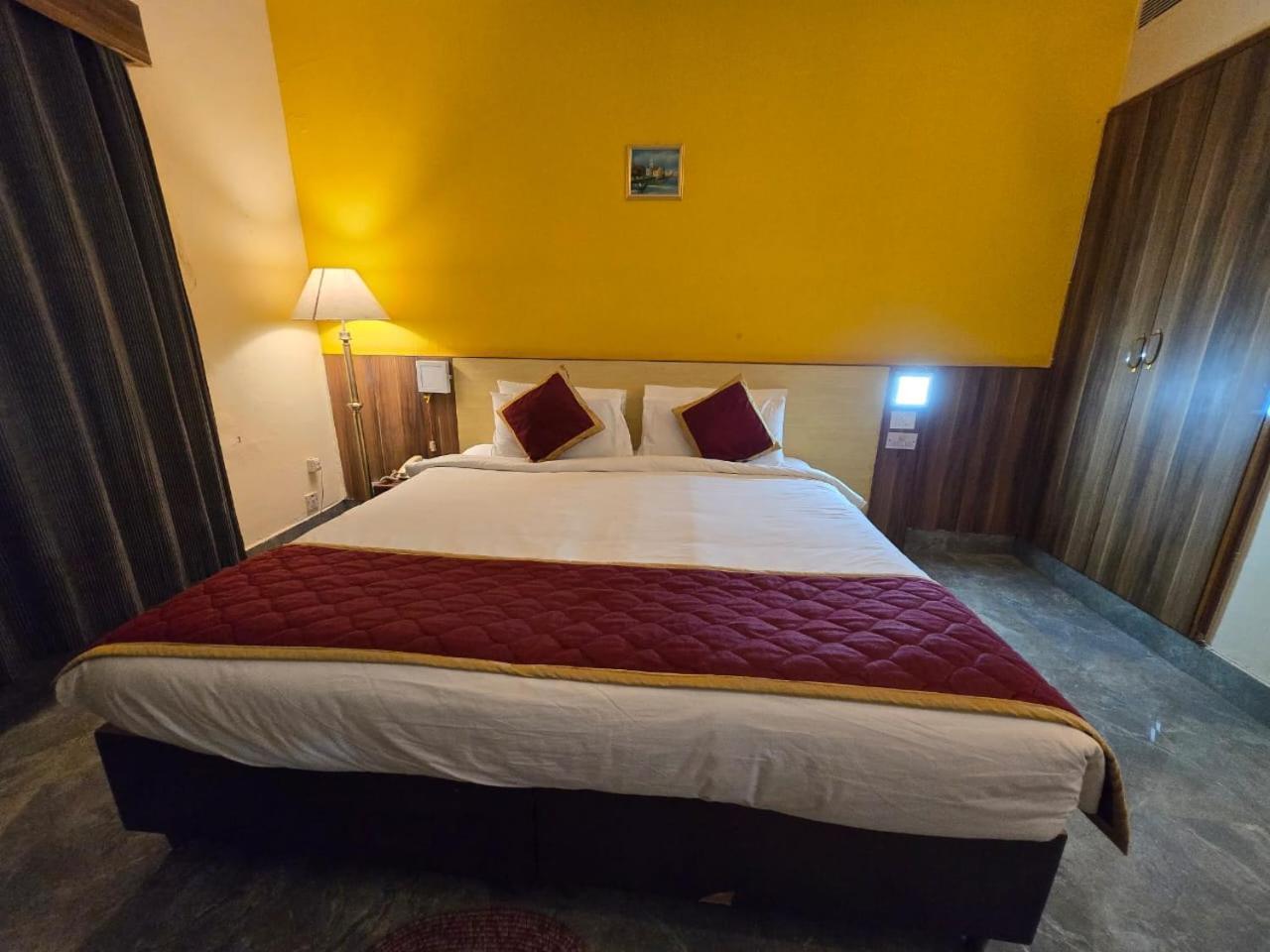 Hotel Badami Court Ngoại thất bức ảnh
