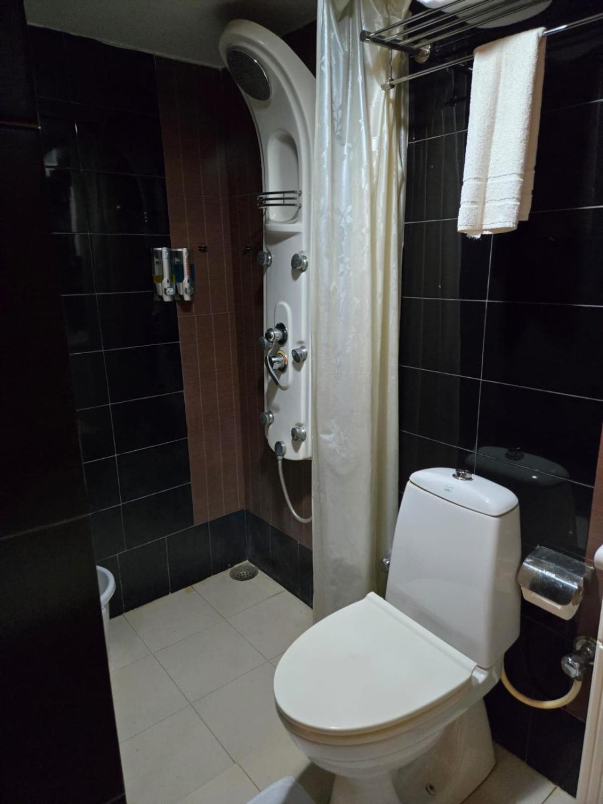 Hotel Badami Court Ngoại thất bức ảnh