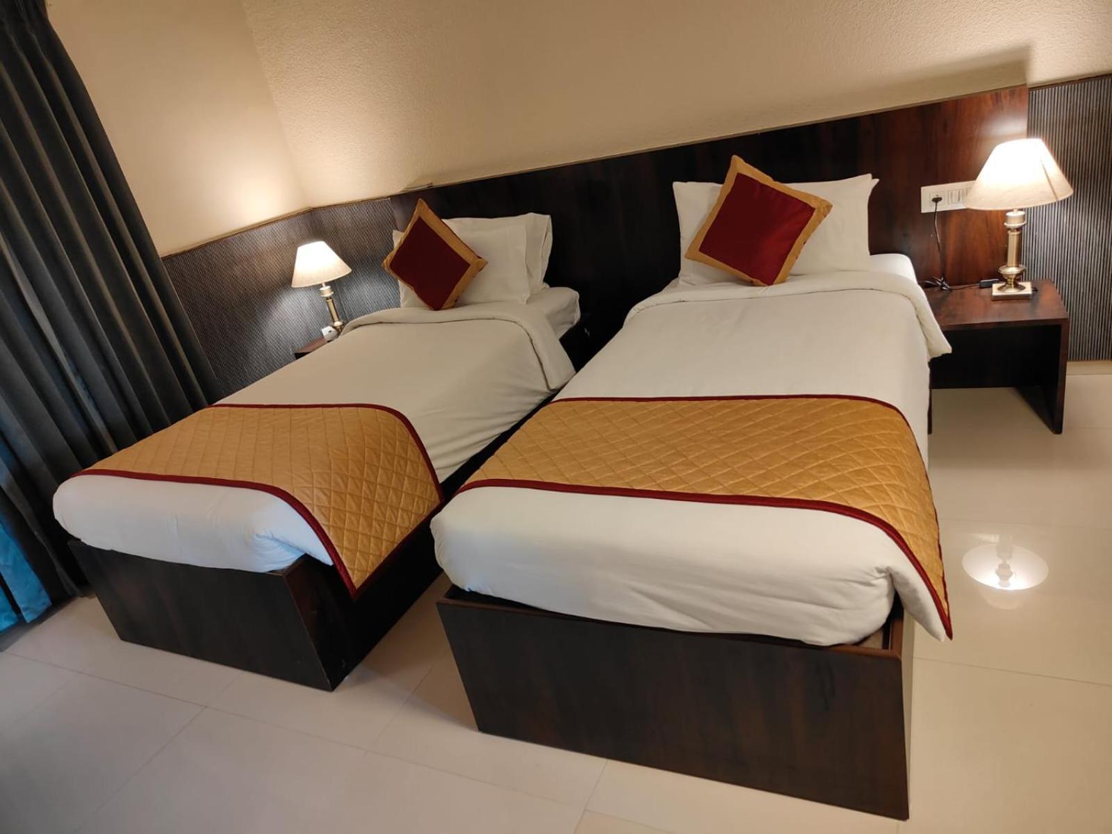 Hotel Badami Court Ngoại thất bức ảnh