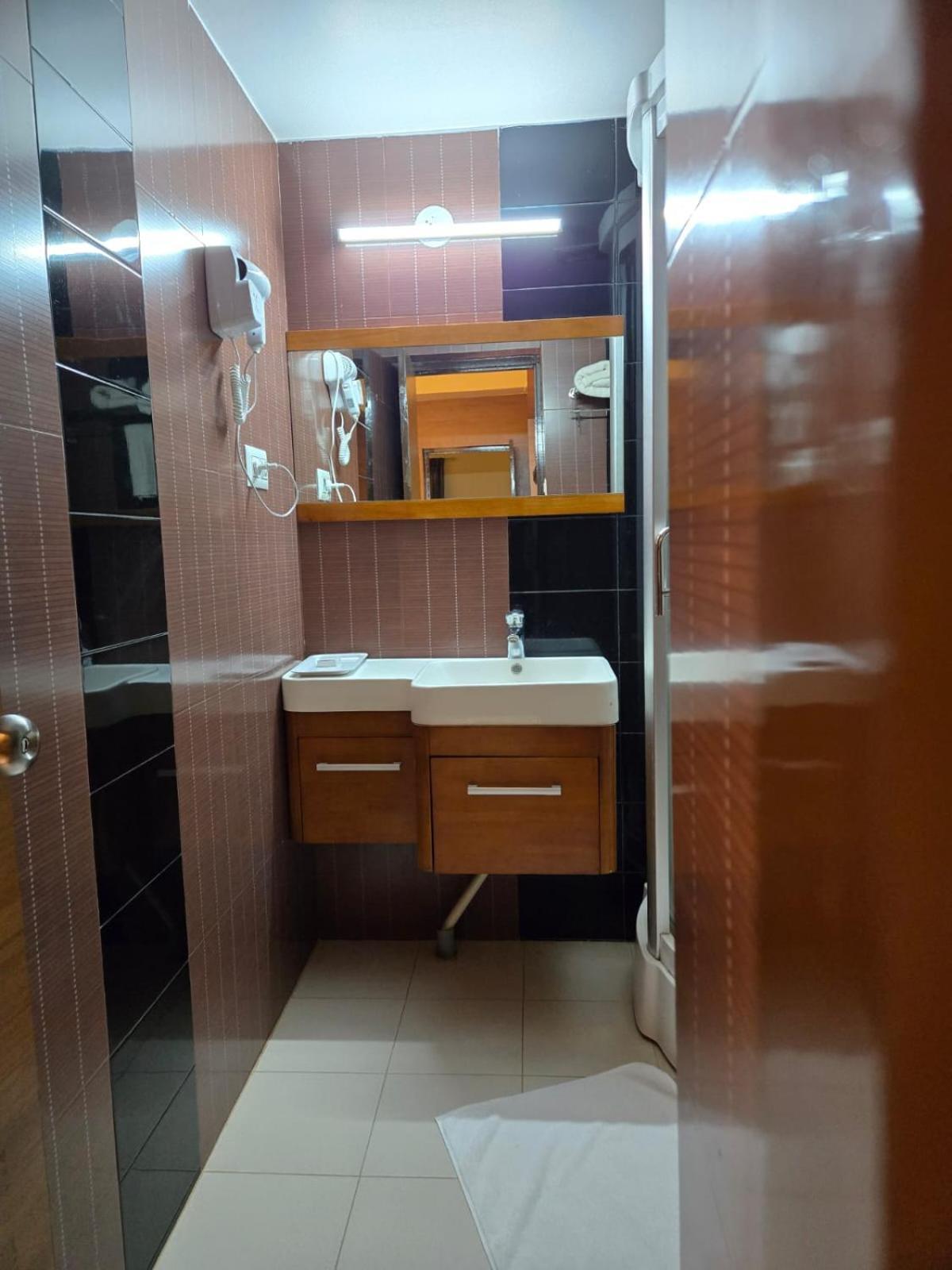 Hotel Badami Court Ngoại thất bức ảnh