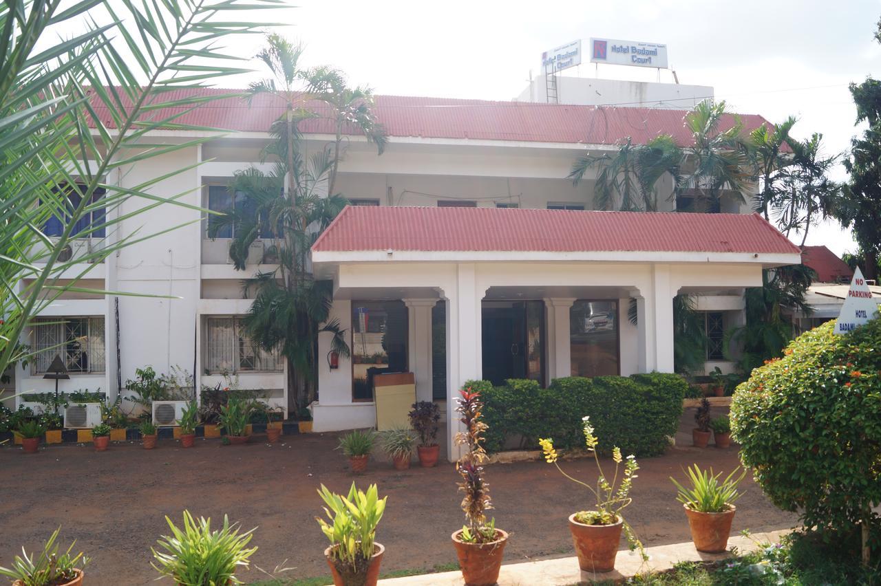 Hotel Badami Court Ngoại thất bức ảnh